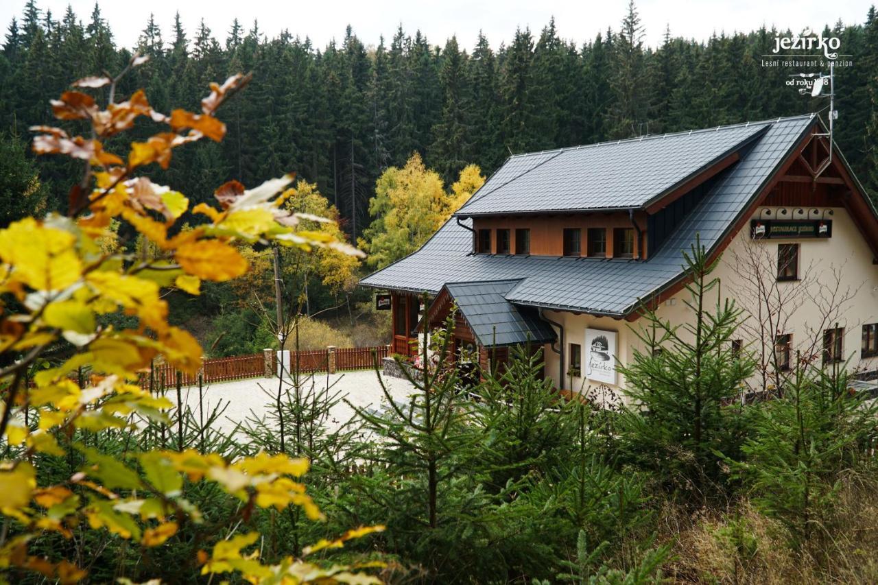 Jezirko Lesni Restaurant & Penzion Яхимов Экстерьер фото
